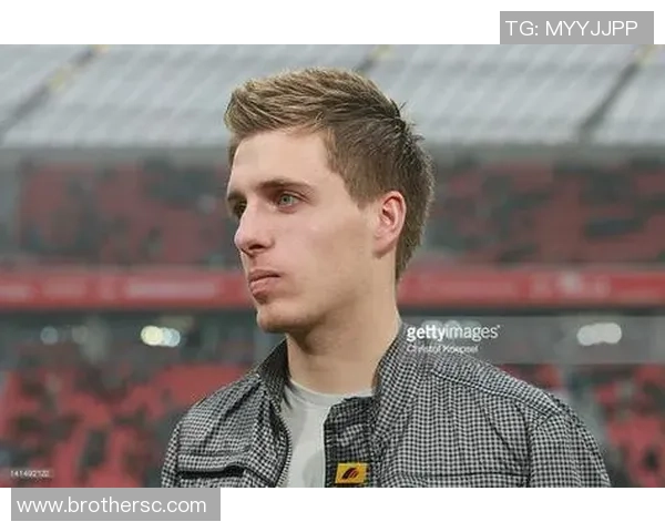 足球明星小琪的精彩瞬间与成长历程全记录